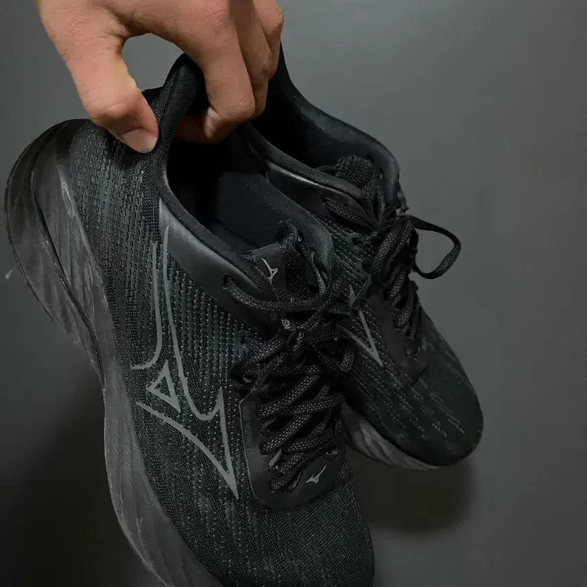 [SOLD OUT] 미즈노 웨이브 인스파이어 21 블랙 러닝화 270mm