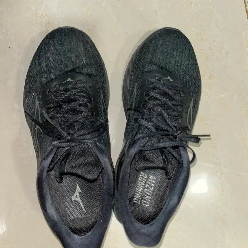[SOLD OUT] 미즈노 웨이브 인스파이어 21 블랙 러닝화 270mm