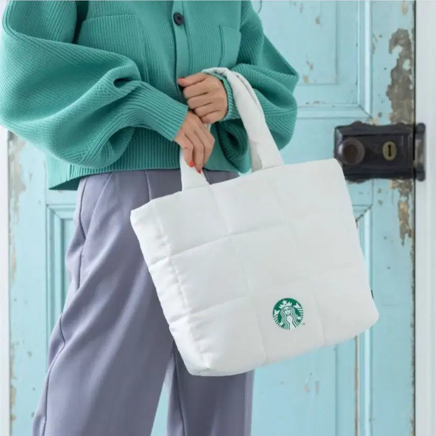 [BUNJANG] Starbucks Quilting Padding Tote Bag (Limited Edition, Unused) / 일본 스타벅스 퀄팅 패딩 토트백 (한정템 미사용)