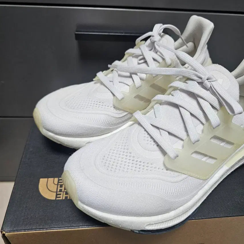 [SOLD OUT] 245아디다스 울트라부스트22  -243