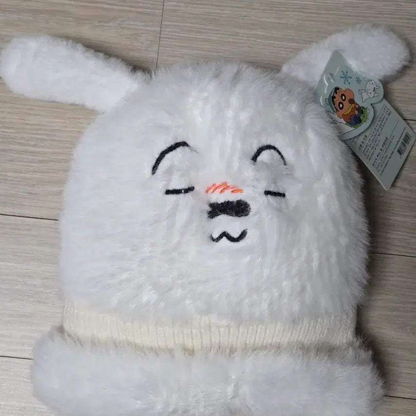 [BUNJANG] Crayon Shin-chan White Rabbit Fur Hat / 짱구 흰색 토끼 귀 털모자 새상품