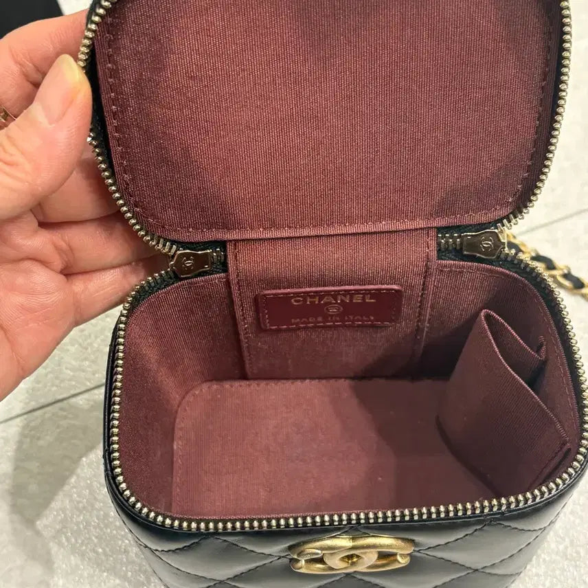 [BUNJANG] Chanel Vanity Bag (Adjustable Strap) AP2292 / 샤넬 공방 베니티 (끈 조절) AP2292