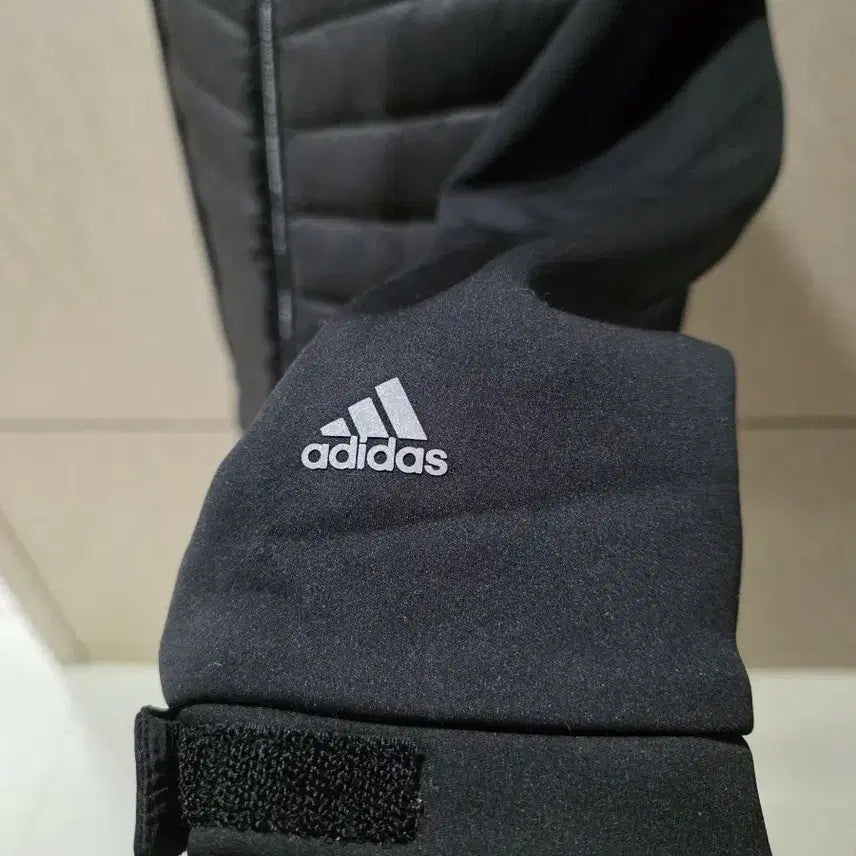 [BUNJANG] Adidas Lightweight Duck Down Padded Jacket (Size 100) / 가볍고 따뜻한 아디다스 경량패딩 100 (오리털90%)