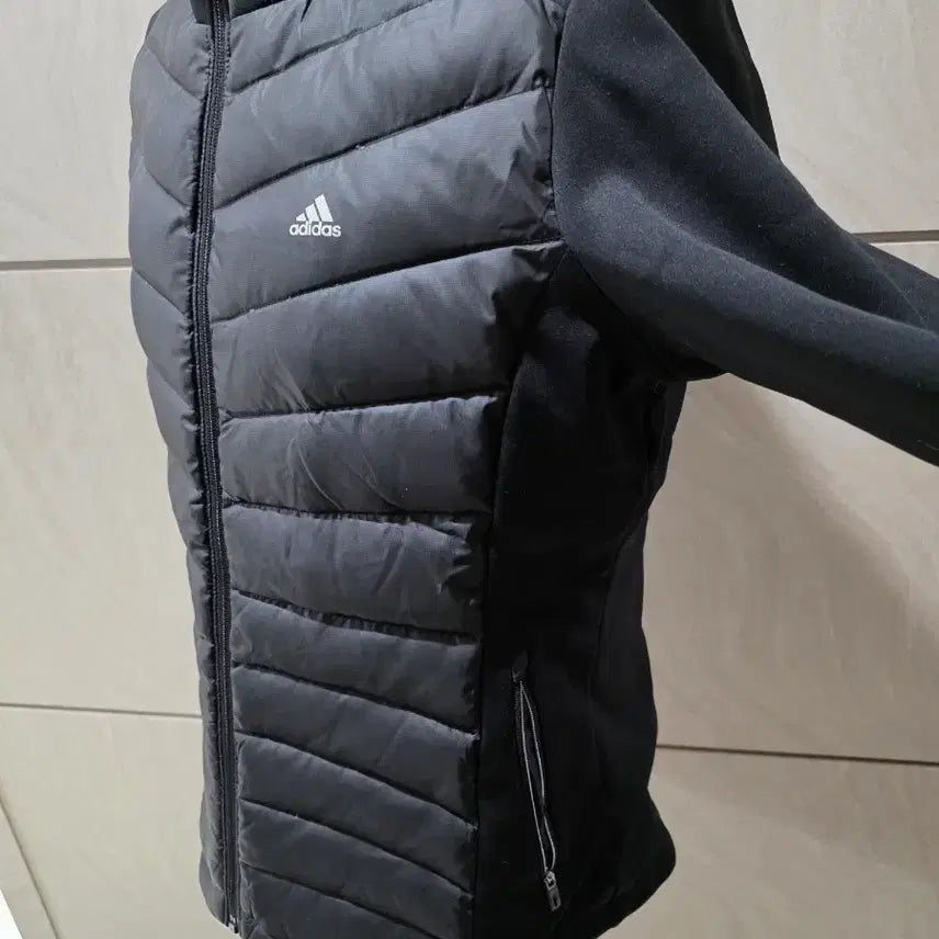 [BUNJANG] Adidas Lightweight Duck Down Padded Jacket (Size 100) / 가볍고 따뜻한 아디다스 경량패딩 100 (오리털90%)