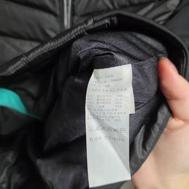 [BUNJANG] Adidas Lightweight Duck Down Padded Jacket (Size 100) / 가볍고 따뜻한 아디다스 경량패딩 100 (오리털90%)