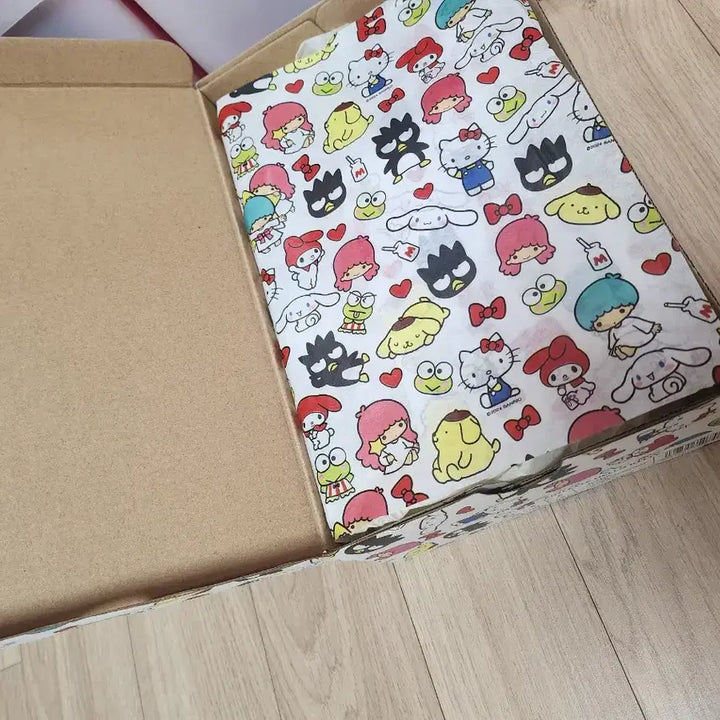 [BUNJANG] Adidas Hello Kitty Slides 235 / 아디다스 헬로키티 슬리퍼 235