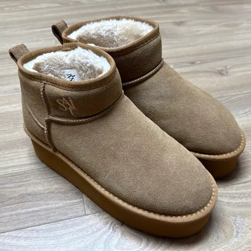 [BUNJANG] Saint Satin Leather Ugg Boots / 세인트새틴 소가죽 어그