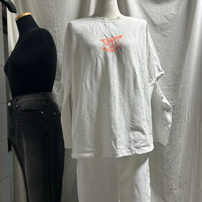 [BUNJANG] White Orange Print Long Sleeve T-shirt / 흰색 프린팅 절개 긴팔티