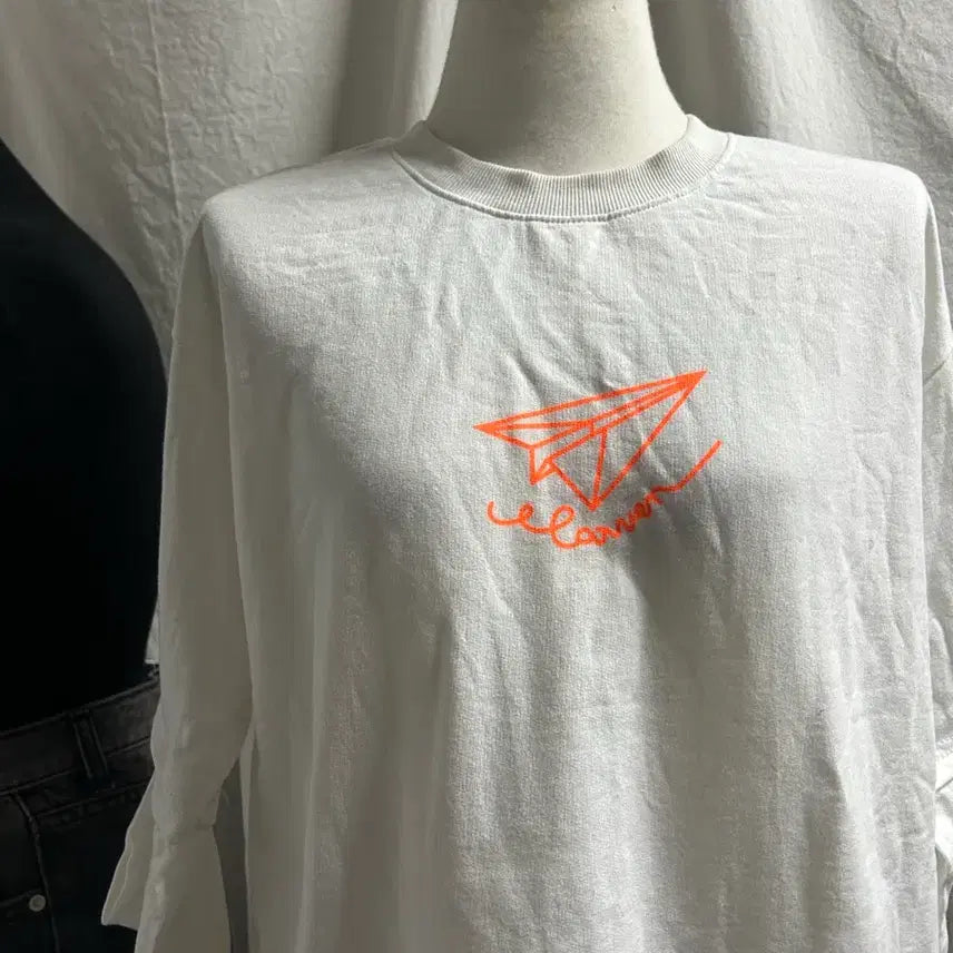 [BUNJANG] White Orange Print Long Sleeve T-shirt / 흰색 프린팅 절개 긴팔티