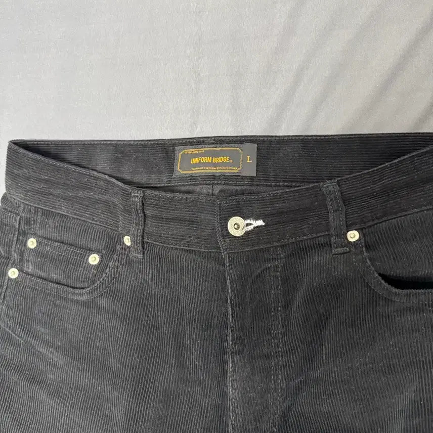[BUNJANG] Uniform Bridge Black Corduroy Pants / 유니폼브릿지 블랙 코듀로이 바지