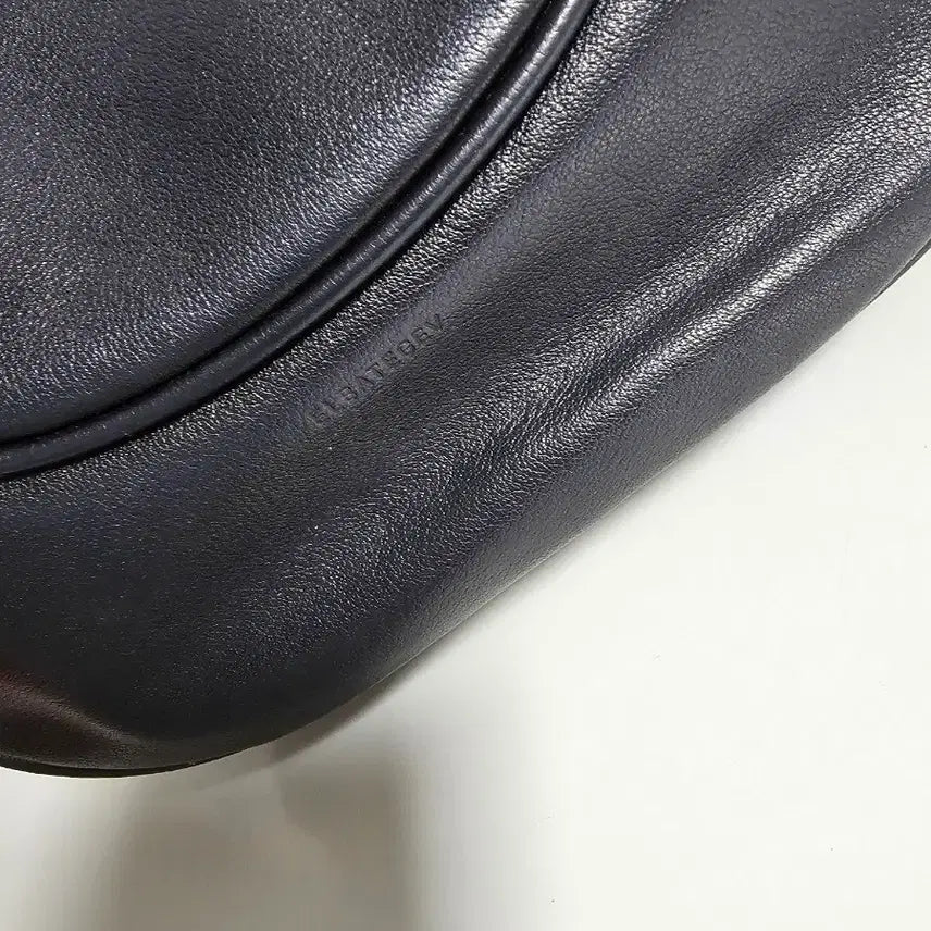 [BUNJANG] Elbategev Ostra Shoulder Bag / 엘바테게브 오스트라 가방