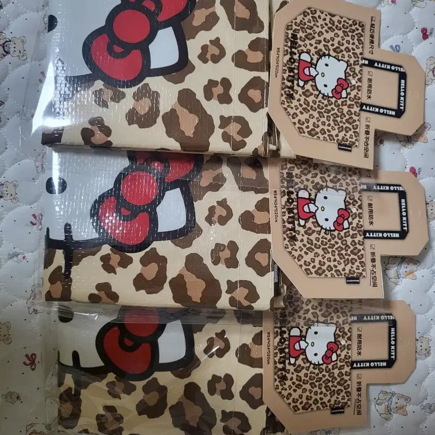 [BUNJANG] Hello Kitty Leopard Tapulin Bag / 헬로키티 호피 타포린백