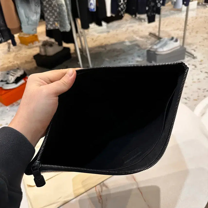 [BUNJANG] Louis Vuitton Shadow Clutch / 루이비통 쉐도우 클러치