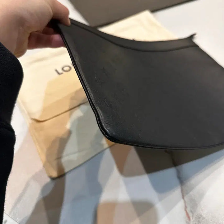 [BUNJANG] Louis Vuitton Shadow Clutch / 루이비통 쉐도우 클러치