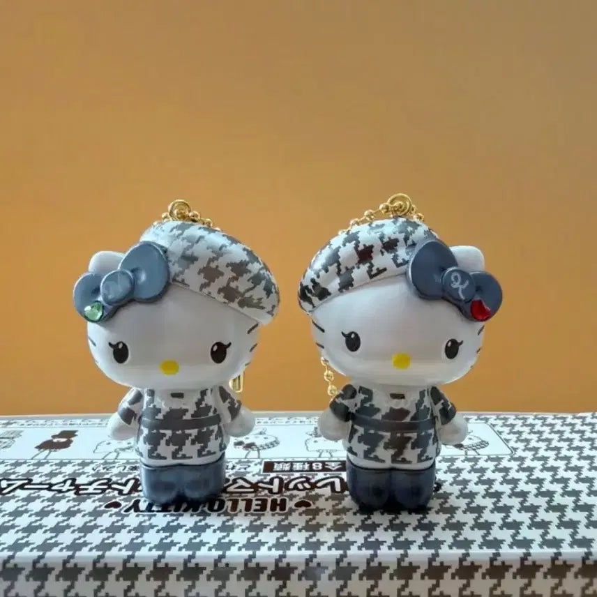 [BUNJANG] Hound Check Kitty Keyring / 하운드 체크 키티 키링