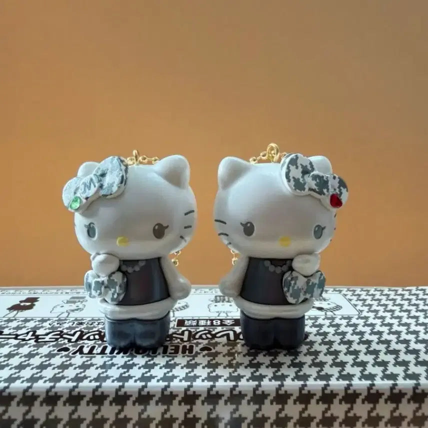 [BUNJANG] Hound Check Kitty Keyring / 하운드 체크 키티 키링