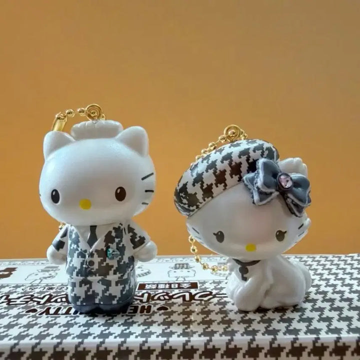 [BUNJANG] Hound Check Kitty Keyring / 하운드 체크 키티 키링