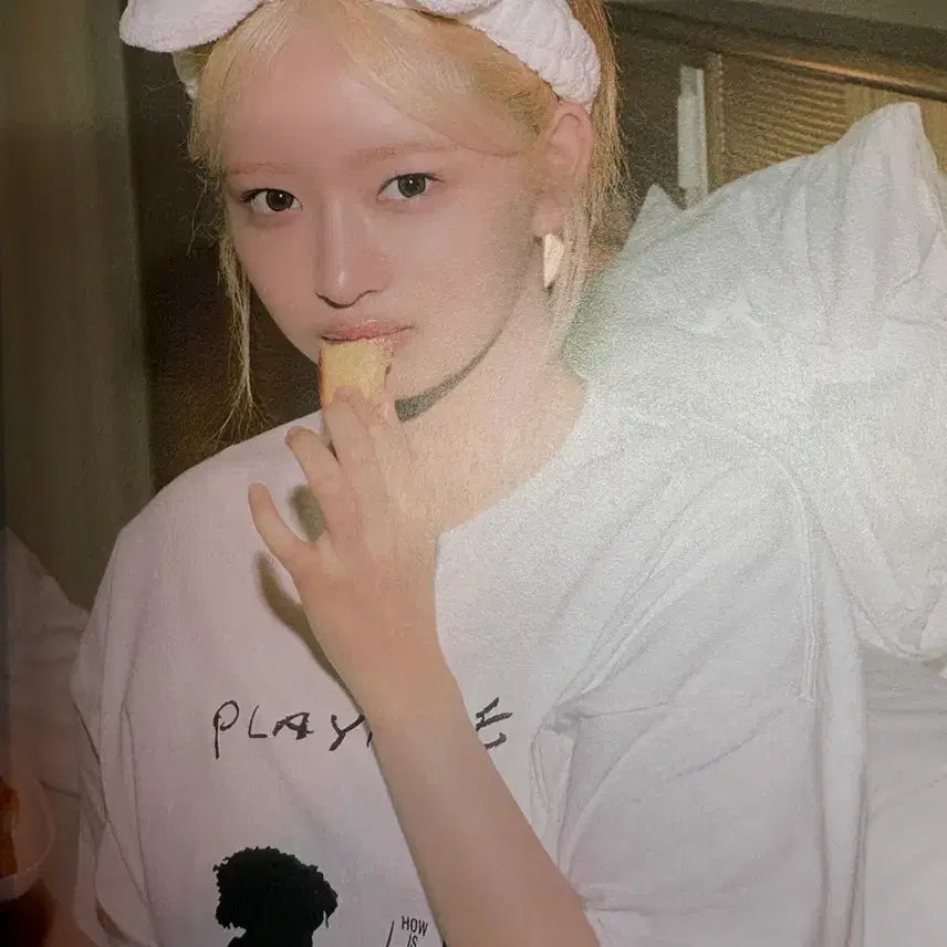 [BUNJANG] IVE Dreamy Day Photobook (Includes Sticker) / 아이브 dreamy day 포토북 양도(스티커 포함)
