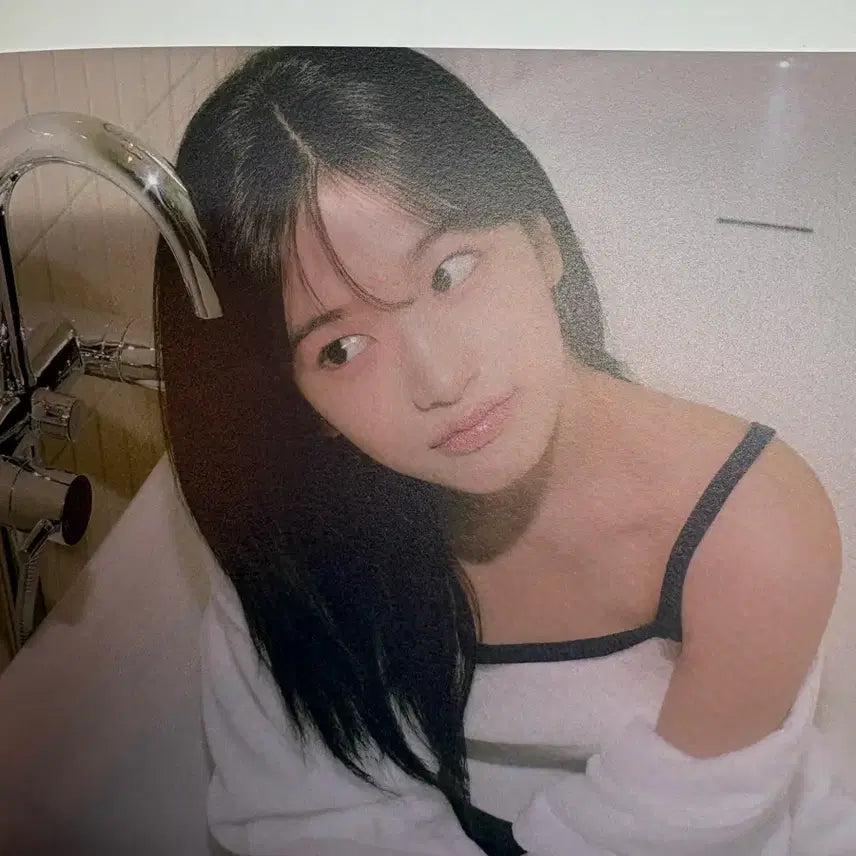 [BUNJANG] IVE Dreamy Day Photobook (Includes Sticker) / 아이브 dreamy day 포토북 양도(스티커 포함)