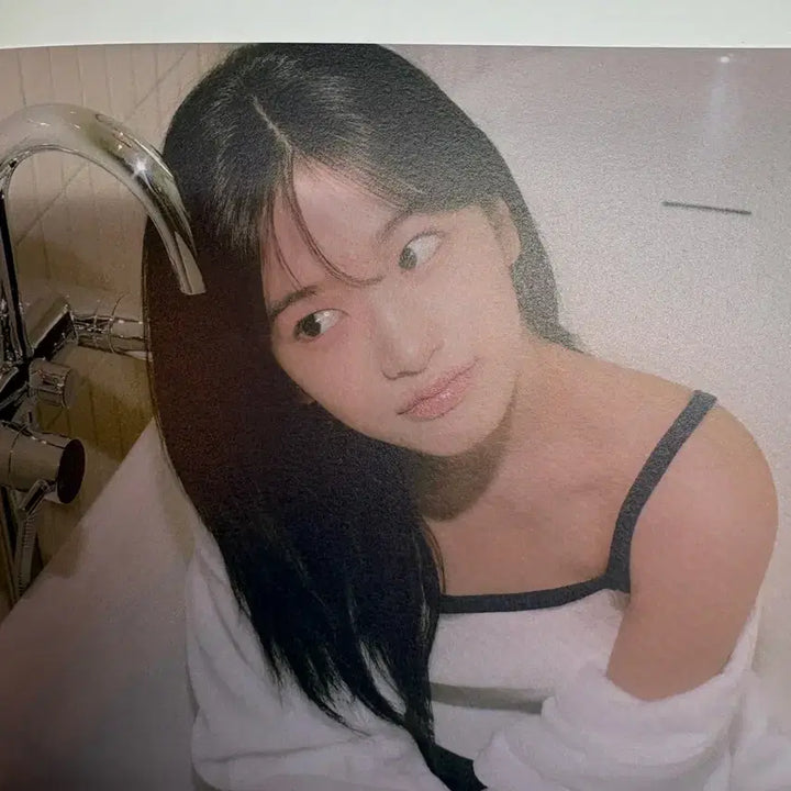 [BUNJANG] IVE Dreamy Day Photobook (Includes Sticker) / 아이브 dreamy day 포토북 양도(스티커 포함)