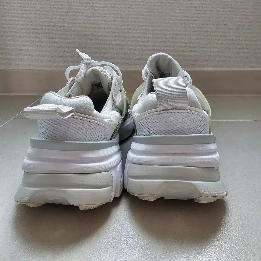 [BUNJANG] V2K Metallic Silver White 245 / V2K 메탈릭실버 화이트 245