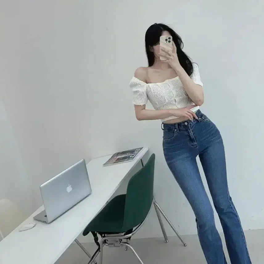 [BUNJANG] Padded Bootcut Jeans (Medium Blue Wash) / 새상품) 골반뽕 부츠컷 중청