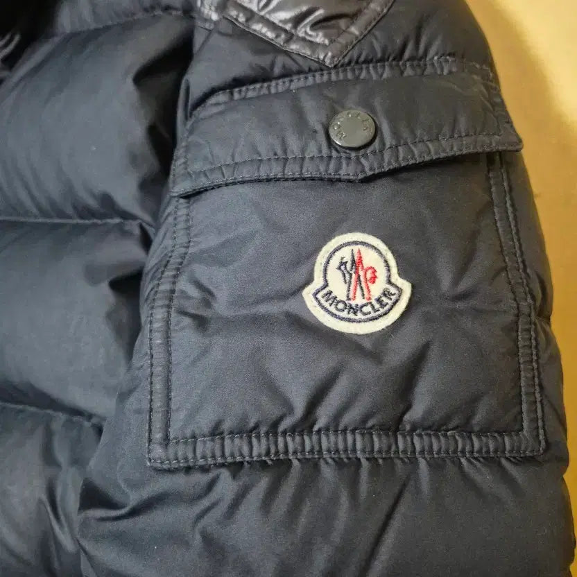[BUNJANG] Moncler Men's Padded Jacket (Size 1) / 정품)몽클레어 남성 패딩  1사이즈