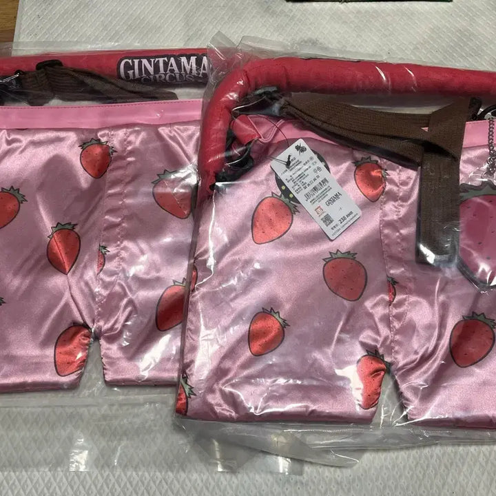 [BUNJANG] Gintama 20th Anniversary Circus Strawberry Shorts Tote Bag / 은혼 20주년 서커스 딸기 반바지 토트백