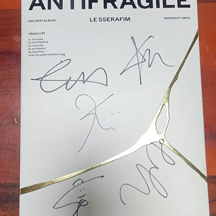 [BUNJANG] LE SSERAFIM ANTIFRAGILE Album Signed / 르세라핌 ANTIFRAGILE 앨범 친필싸인