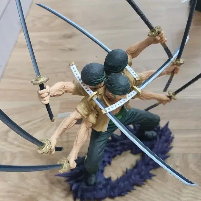 원피스 3도류 조로 피규어