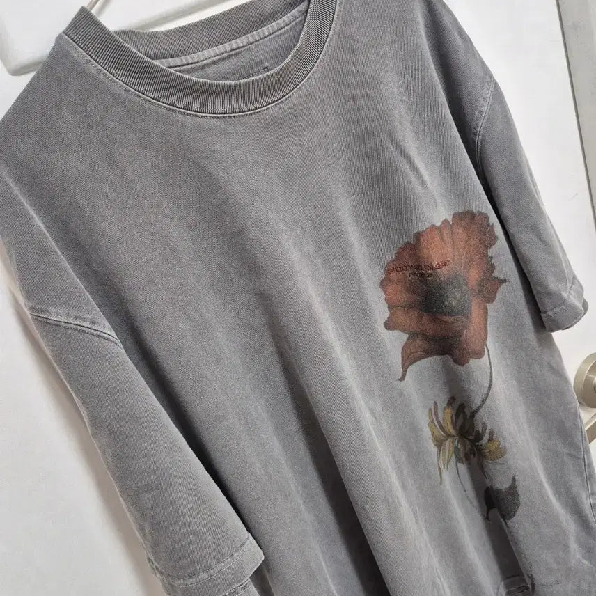 [SOLD OUT] (정품) 우영미 25SS 그레이 플라워 반팔 티셔츠 48