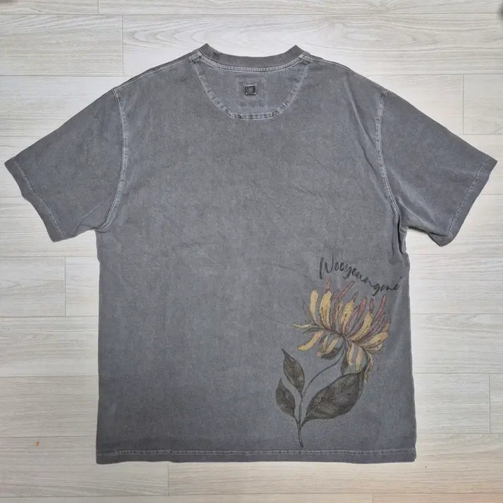 [SOLD OUT] (정품) 우영미 25SS 그레이 플라워 반팔 티셔츠 48