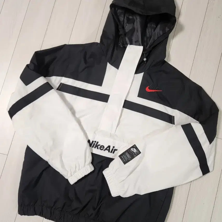 [BUNJANG] Nike Sportswear Air Woven Anorak Jacket White Black Size M / 나이키 스포츠웨어 에어 우븐 아노락 바람막이 자켓 화이트 블랙 사이즈M