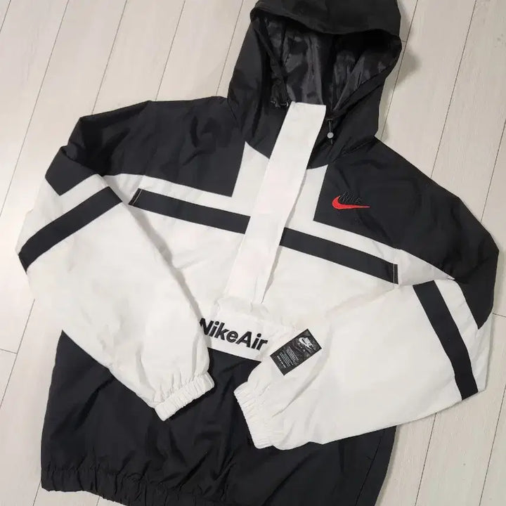 [BUNJANG] Nike Sportswear Air Woven Anorak Jacket White Black Size M / 나이키 스포츠웨어 에어 우븐 아노락 바람막이 자켓 화이트 블랙 사이즈M