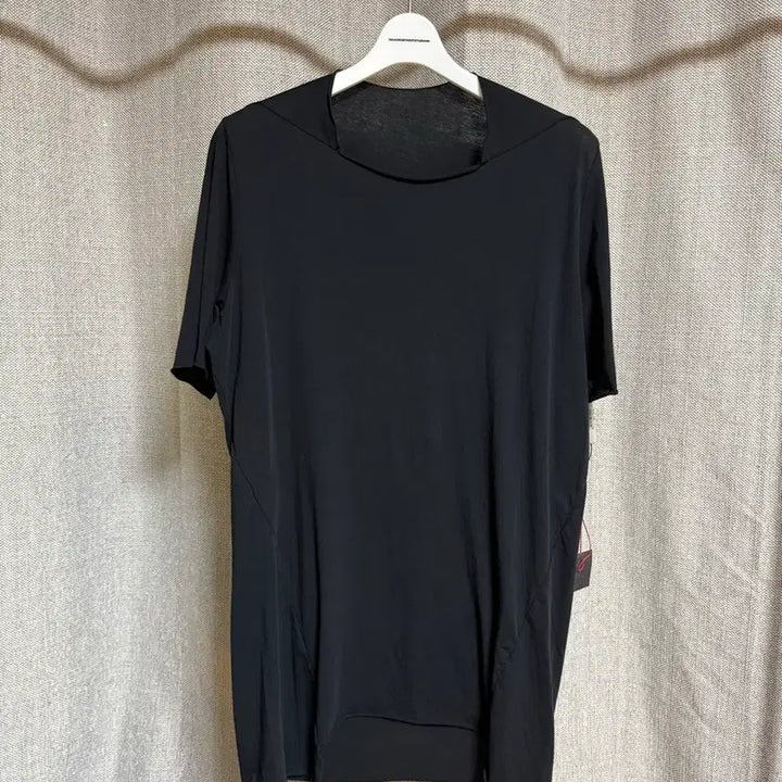 [SOLD OUT] [52] ma+ 엠에이크로스 스퀘어 넥 티셔츠 블랙