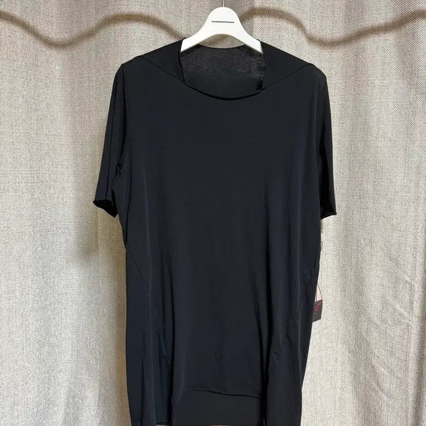 [SOLD OUT] [52] ma+ 엠에이크로스 스퀘어 넥 티셔츠 블랙