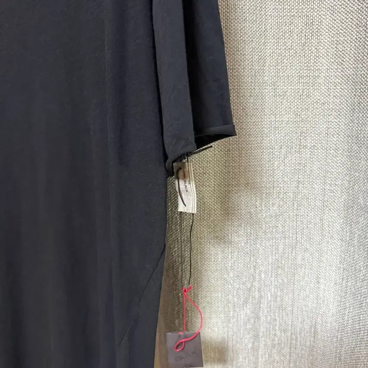 [SOLD OUT] [52] ma+ 엠에이크로스 스퀘어 넥 티셔츠 블랙