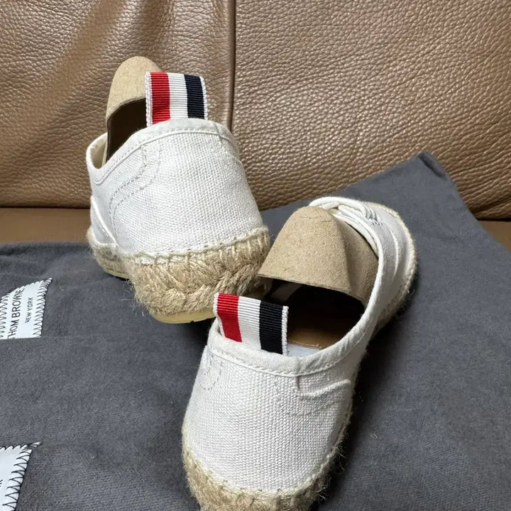 [BUNJANG] THOM BROWNE Sneakers (Size 230) / 톰브라운[THOM BROWNE] 여성스니커즈(230)새상품 정가90만원