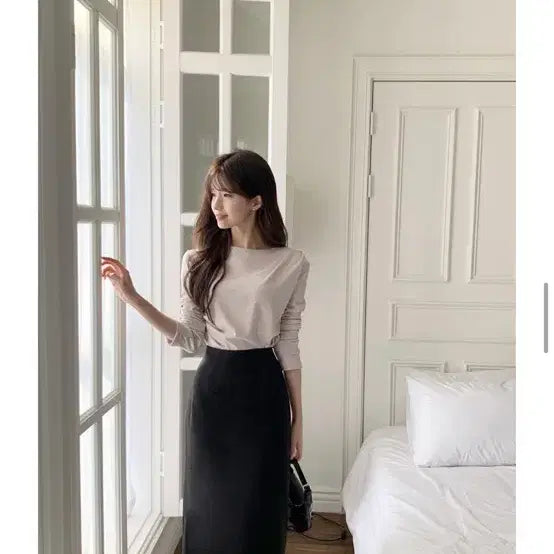 [BUNJANG] FromDayOne Roena Ruffle Top / (자체제작) 퍼빗 로에나 입술넥 기모 셔링 티 프롬데이원 하이클래식