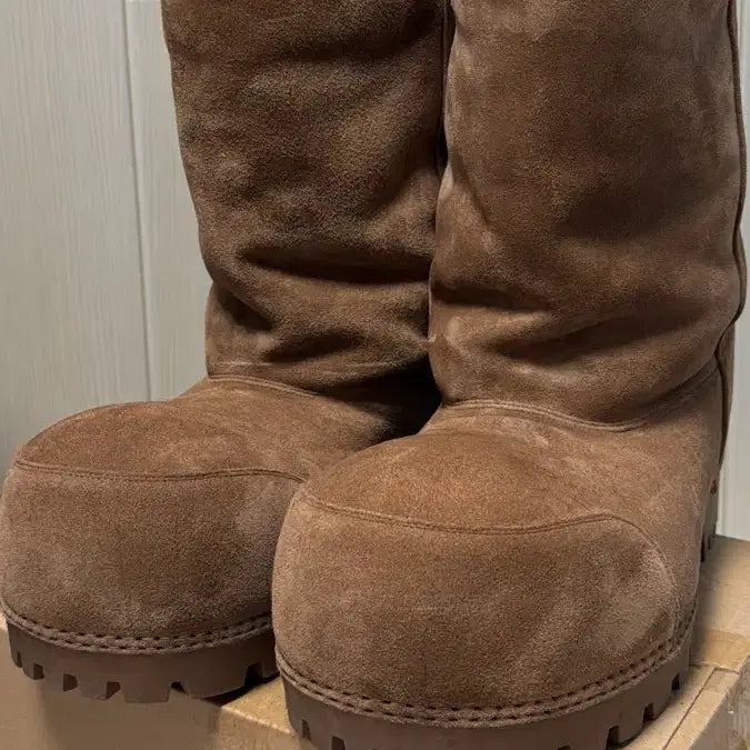 [BUNJANG] Balenciaga Alaska Fur Boots Mid 44 / 발렌시아가 알래스카 퍼부츠 미드 44