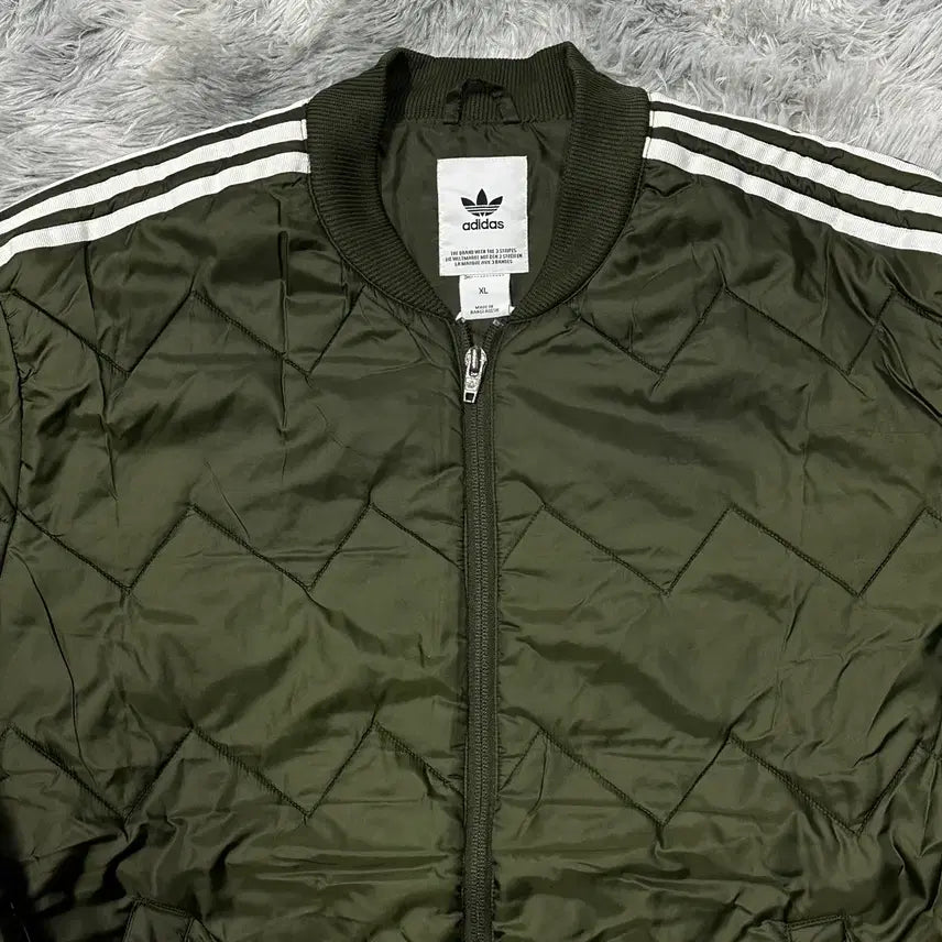 [BUNJANG] Adidas Three Stripes Quilted Bomber Jacket Khaki XL / 아디다스 삼선 퀼팅 봄버 자켓 카키 XL