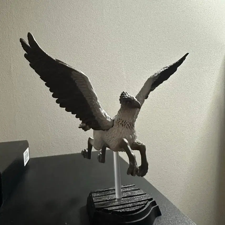 [BUNJANG] Harry Potter Buckbeak Hippogriff Figure / 해리포터 벅빅 히포그리프 피규어