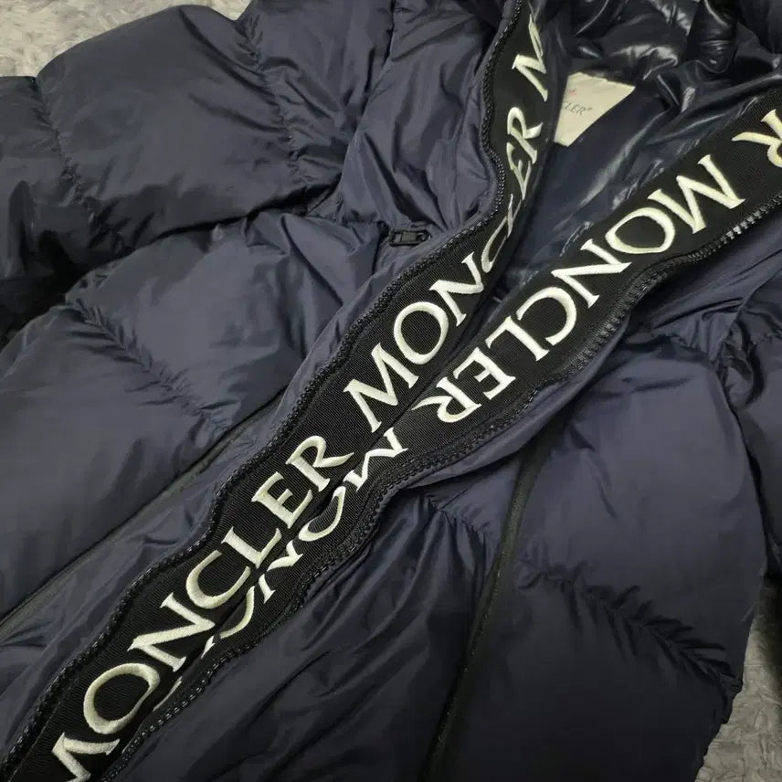 [BUNJANG] Moncler Mongcla Short Down Padded Jacket / {클로젯}[3][백화점판]몽클레어 몽클라 숏 다운 패딩 자켓