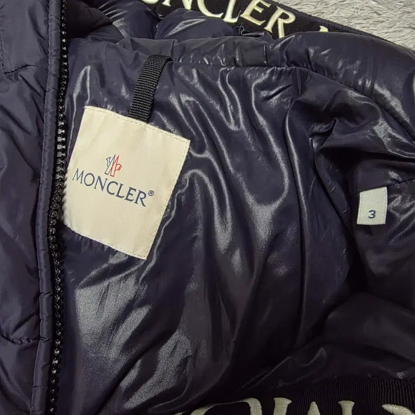 [BUNJANG] Moncler Mongcla Short Down Padded Jacket / {클로젯}[3][백화점판]몽클레어 몽클라 숏 다운 패딩 자켓