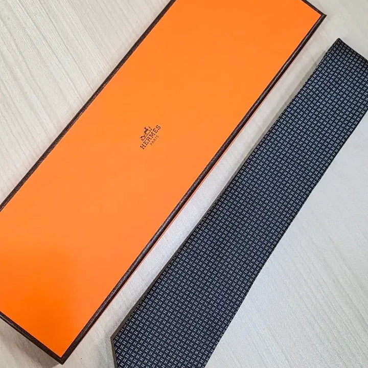 [BUNJANG] HERMES H Pattern Necktie (Black) / 에르메스 HERMES  H패턴 넥타이 (블랙)