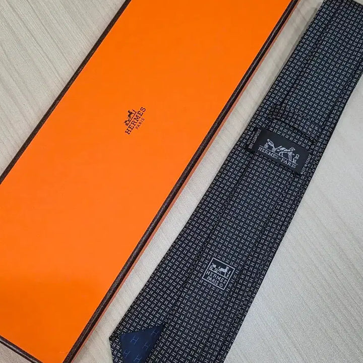 [BUNJANG] HERMES H Pattern Necktie (Black) / 에르메스 HERMES  H패턴 넥타이 (블랙)