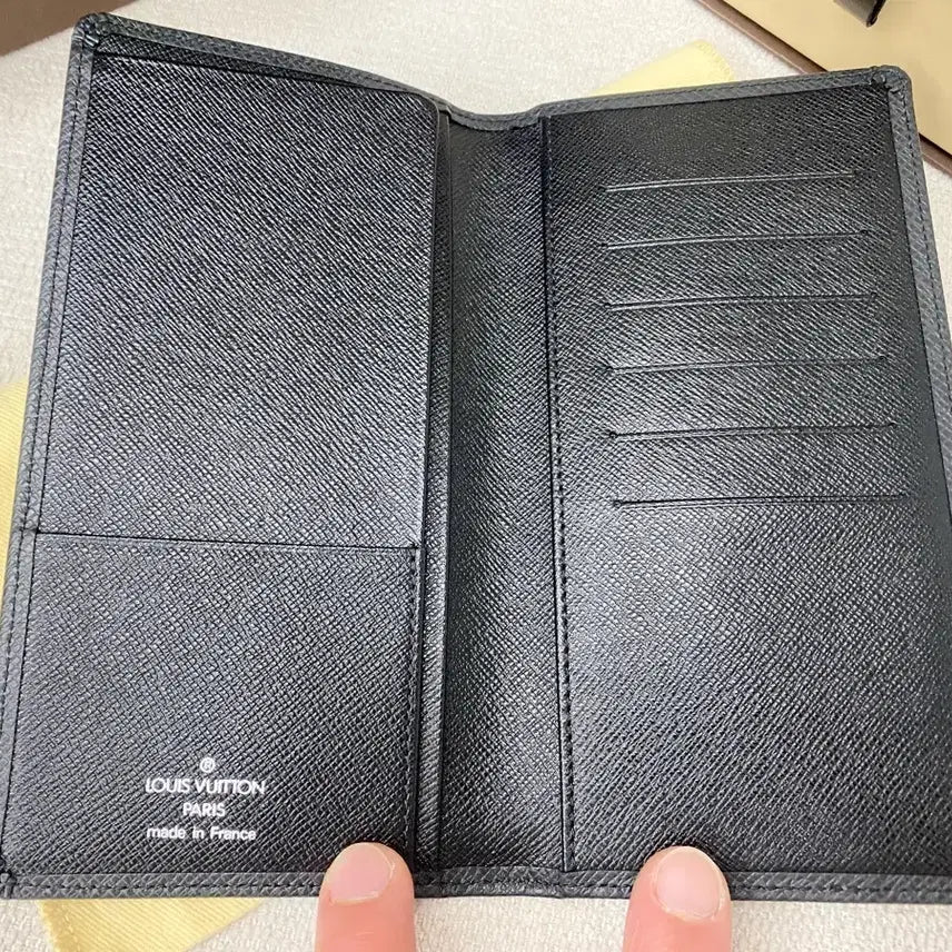 [BUNJANG] Louis Vuitton Taiga Porte-Valeurs Organizer Long Wallet / 루이비통 장지갑 타이가 포트발레르 오거나이져