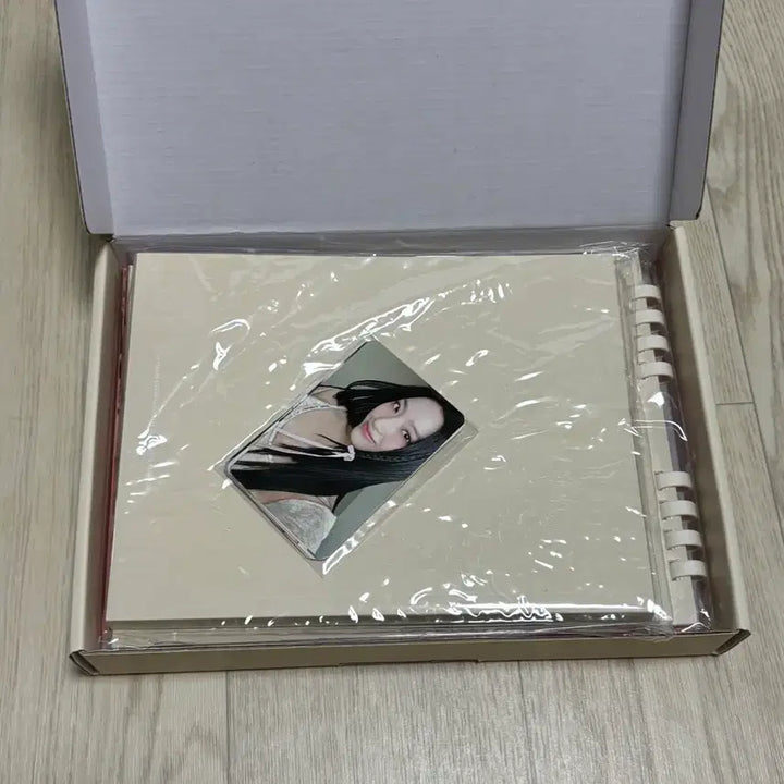 [BUNJANG] fromis_9 2024 Season's Greetings / 프로미스나인 2024 시즌그리팅(포카포함,단순개봉)