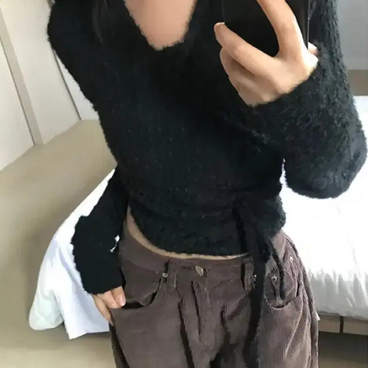 [BUNJANG] Ably Embossed Wrap Tank Top and Knit Cardigan - Black / 에이블리 엠보 랩 나시 니트가디건_ 블랙