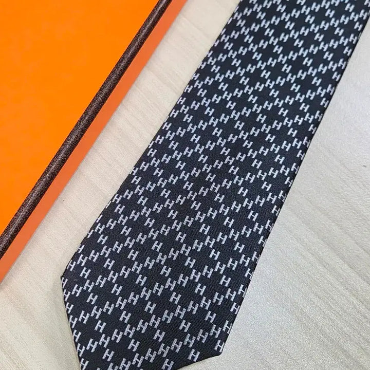 [BUNJANG] HERMES H Pattern Black Silk Tie / 에르메스 HERMES H 패턴 블랙 실크 넥타이